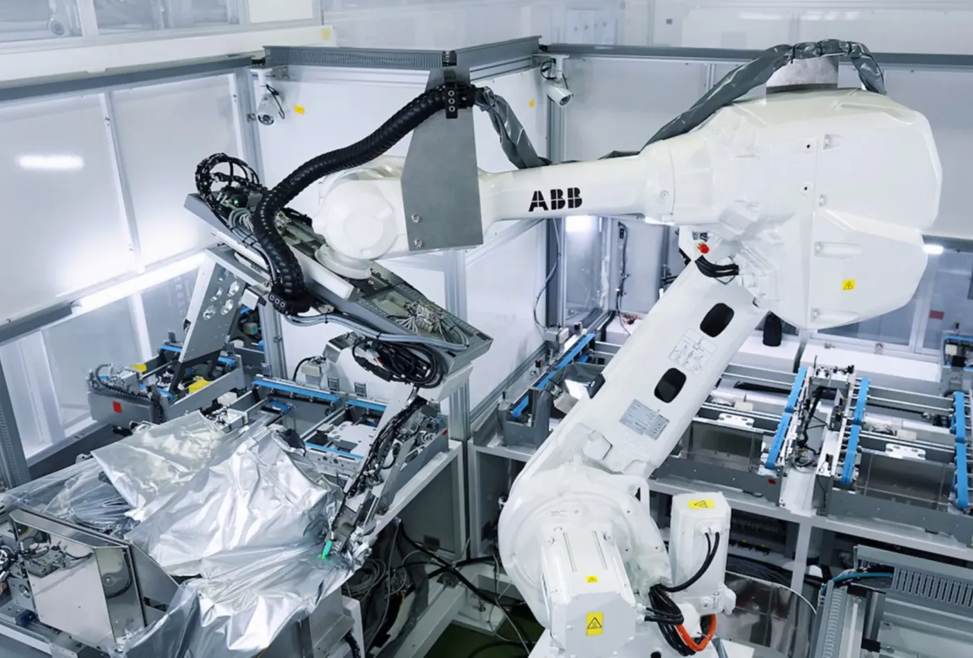 ABB 工业机器人应用实拍(ABB 官网)