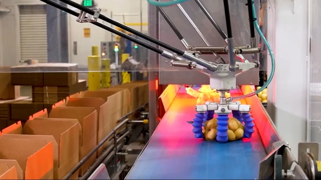 FANUC 工业机器人应用实拍（FANUC 官网）