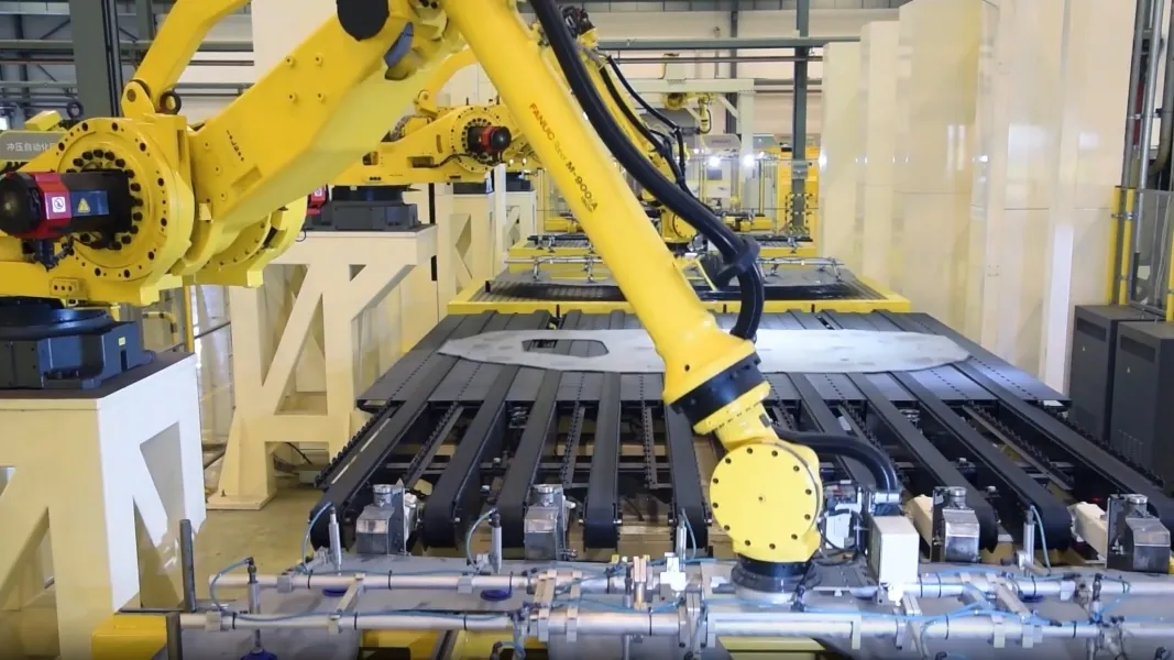 FANUC 工业机器人应用实拍(FANUC 官网)