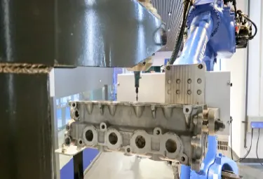 YASKAWA 工业机器人应用实拍(YASKAWA 官网)