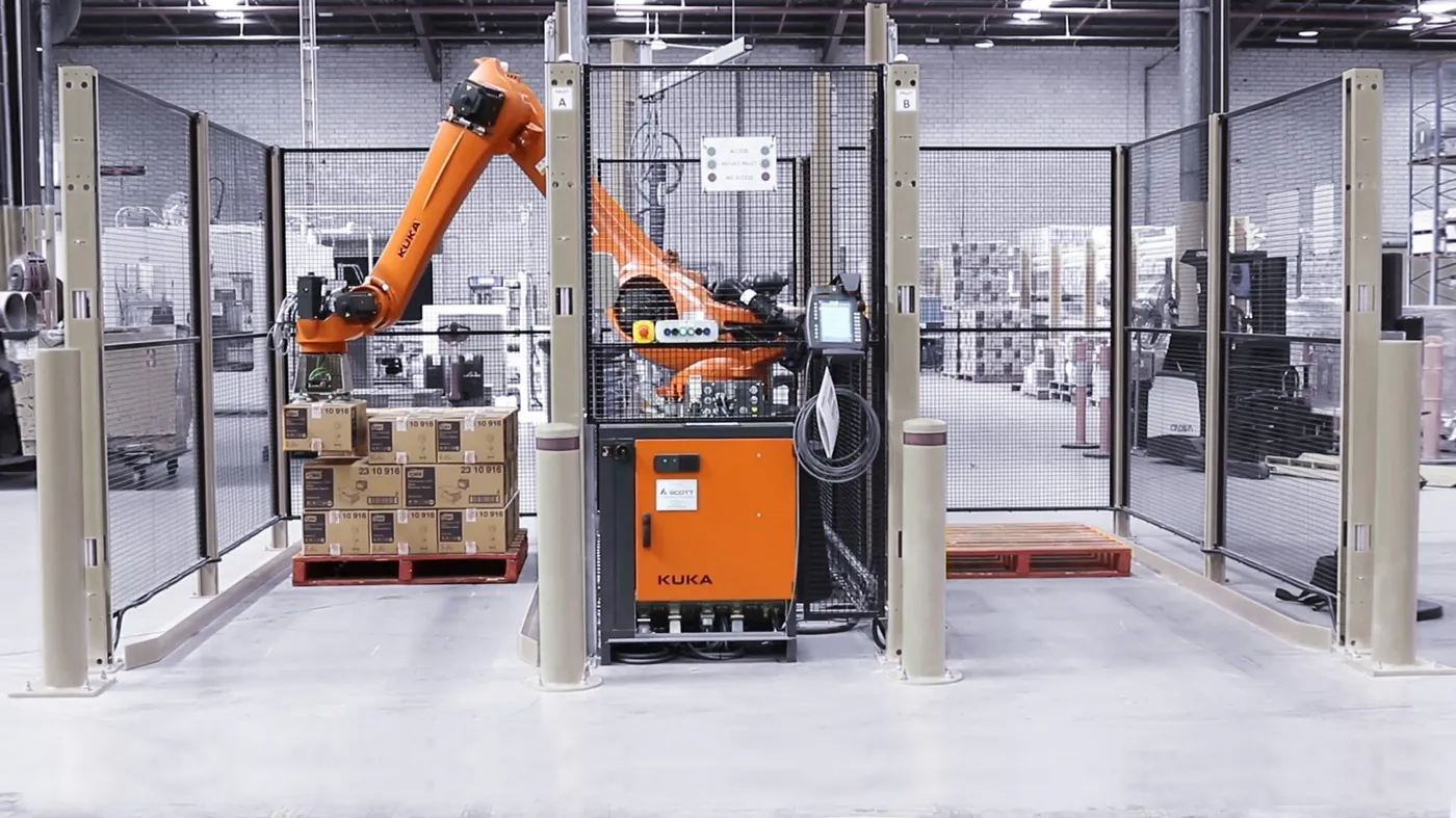 KUKA 工业机器人应用实拍(KUKA 官网)