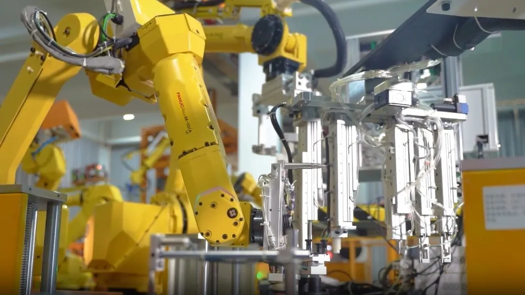 FANUC 工业机器人应用实拍(FANUC 官网)