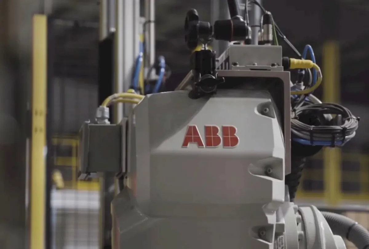 IRB 4600 官方产品实拍(ABB 官网)