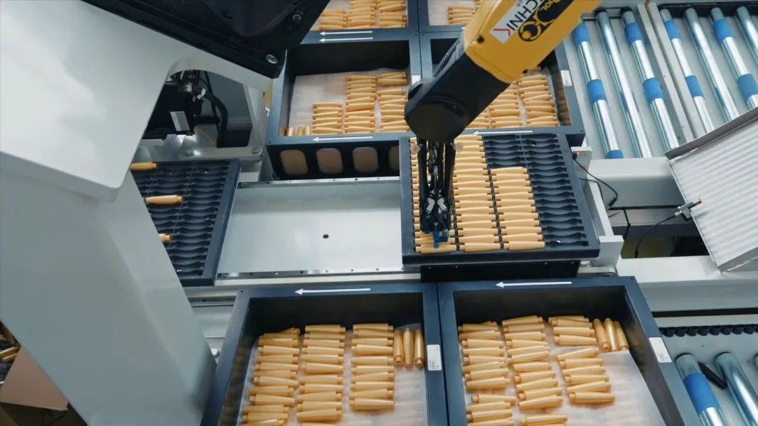 高速机器人在食品产线上分拣并装入托盘